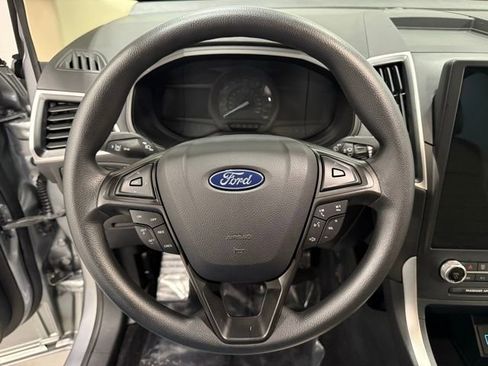 Used 2024 Ford Edge SE image 17