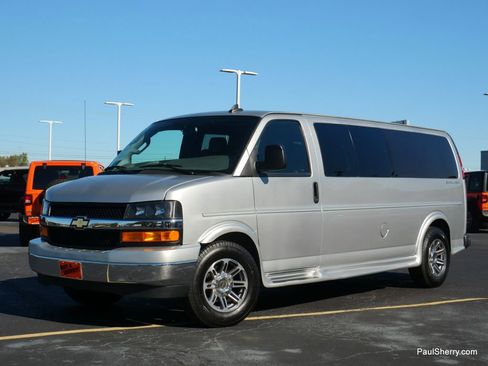 Used 2023 Chevrolet Express 2500 image 10