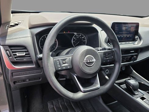 Used 2023 Nissan Rogue S FWD image 10