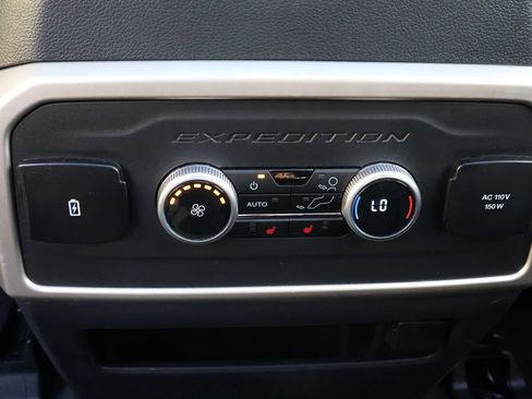 Used 2024 Ford Expedition Limited image 46