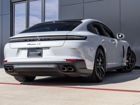 Used 2024 Porsche Panamera 4 image 10