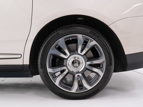 Certified 2019 Rolls-Royce Cullinan AWD/4WD image 49