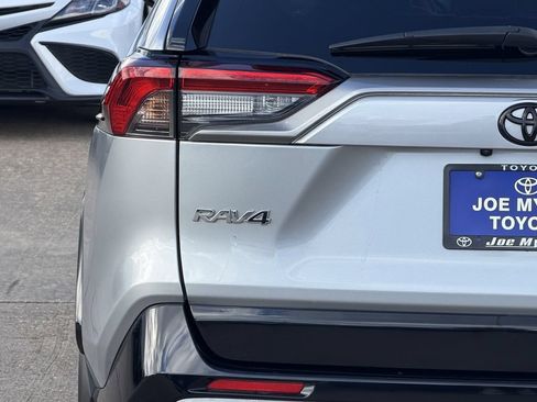 Used 2025 Toyota RAV4 XSE AWD/4WD image 10