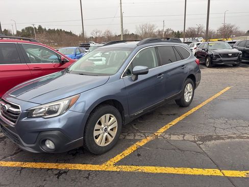 Used 2018 Subaru Outback 2.5i Premium image 1