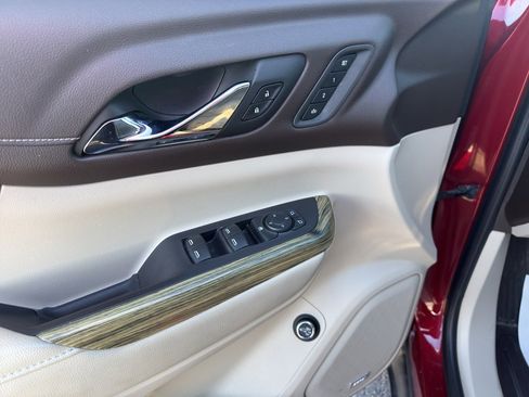 Used 2019 GMC Acadia Denali w/ Technology Package image 9