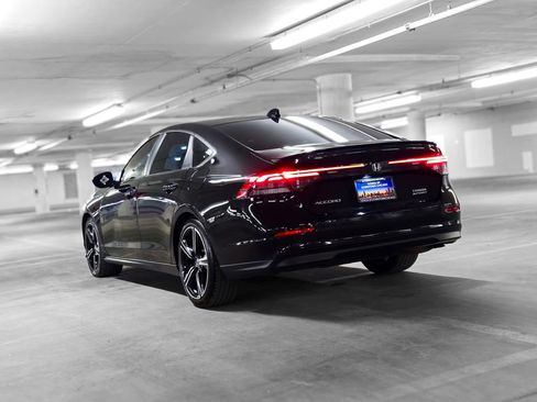 Used 2024 Honda Accord Sport image 5