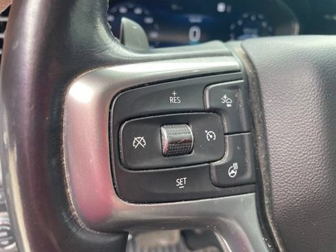 Used 2022 Chevrolet Silverado 1500 LT AWD/4WD image 17