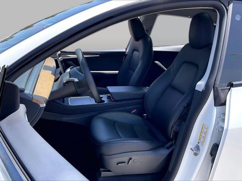 Used 2023 Tesla Model Y Long Range AWD/4WD image 6