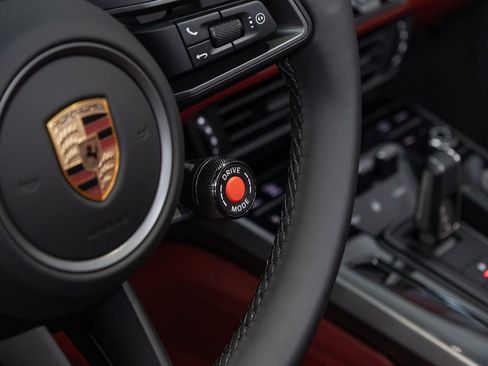 Certified 2025 Porsche 911 Carrera image 15