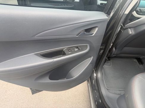 Used 2021 Chevrolet Bolt Premier image 22