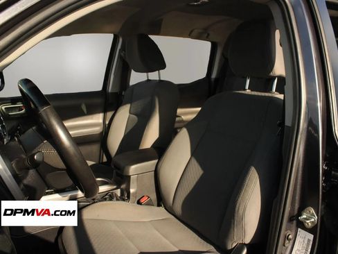Used 2021 Toyota Tacoma SR5 AWD/4WD image 15