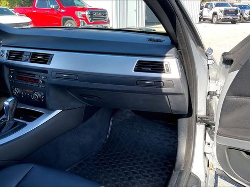 Used 2012 BMW 328i Convertible image 16