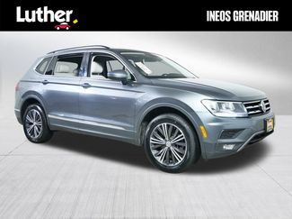 Used 2018 Volkswagen Tiguan SE w/ 18" Alloy Wheels Package image 1