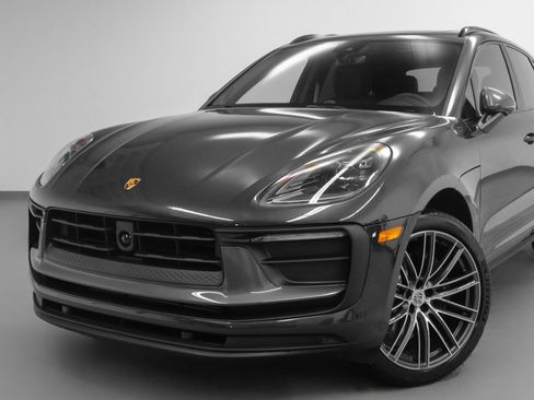 Used 2025 Porsche Macan Turbo image 7