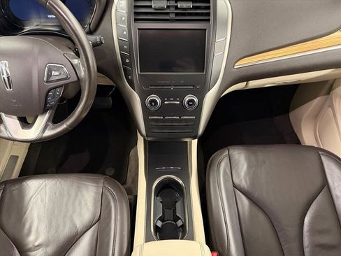 Used 2016 Lincoln MKC Select image 16