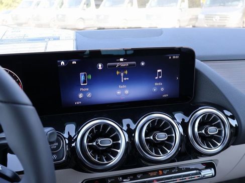 New 2026 Mercedes-Benz GLA 250 4MATIC image 23