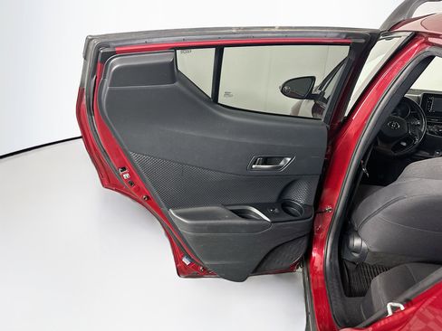 Used 2018 Toyota C-HR XLE image 23