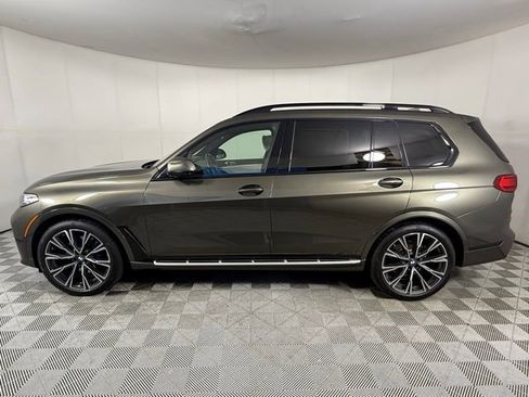 Used 2022 BMW X7 xDrive40i w/ M Sport Package image 3