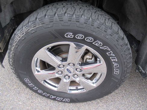 Used 2019 Ford F150 XLT w/ Equipment Group 302A Luxury image 9