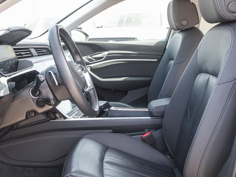 Used 2022 Audi e-tron Premium image 18