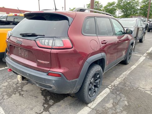 Used 2019 Jeep Cherokee Trailhawk w/ Cold Weather Group AWD/4WD image 3