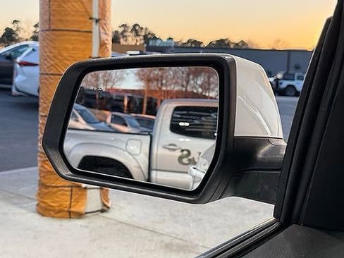 Used 2021 GMC Acadia SLT image 44