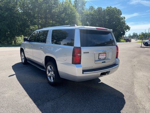 Used 2020 Chevrolet Suburban Premier RWD image 5