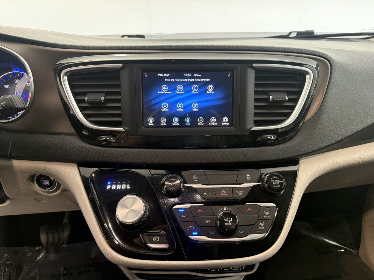 Used 2021 Chrysler Voyager Lxi FWD image 19