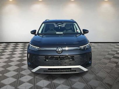 Used 2025 Volkswagen Tiguan SE