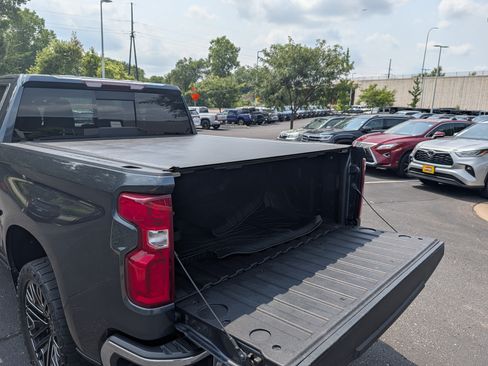 Used 2019 Chevrolet Silverado 1500 LTZ w/ LTZ Premium Package AWD/4WD image 18