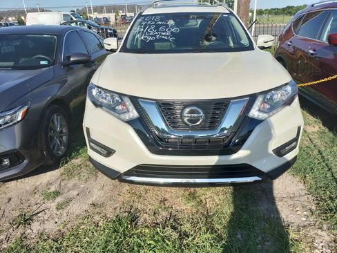 Used 2018 Nissan Rogue SL w/ Premium Package FWD image 5