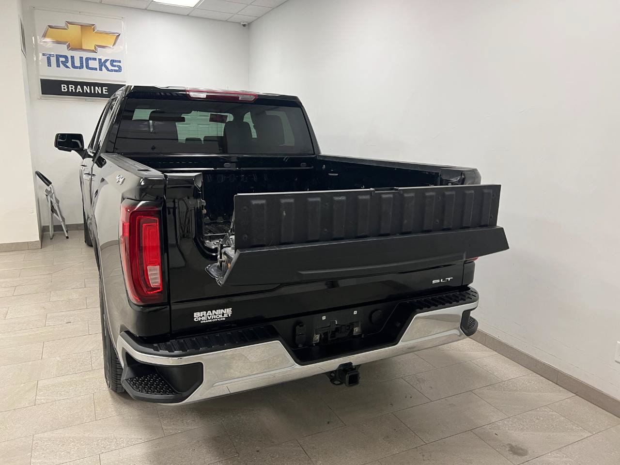 Used 2025 GMC Sierra 1500 SLT AWD/4WD image 22