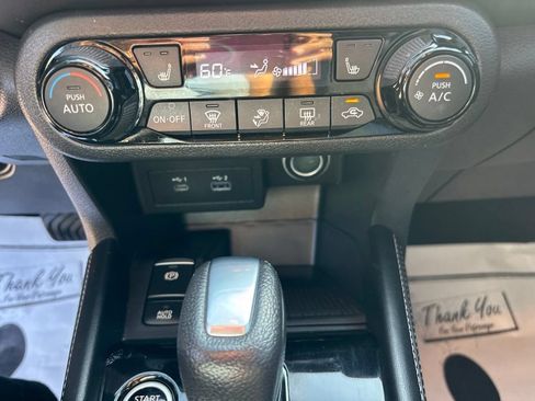 Used 2021 Nissan Kicks SR w/ SR Premium Package FWD image 26