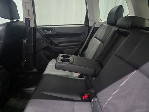 Used 2017 Subaru Forester 2.5i Touring AWD/4WD image 12