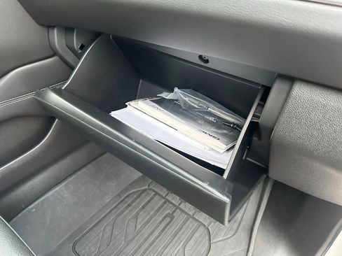 Used 2025 GMC Yukon Denali w/ Denali Reserve Package image 39