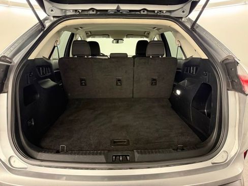 Used 2023 Ford Edge SE image 34