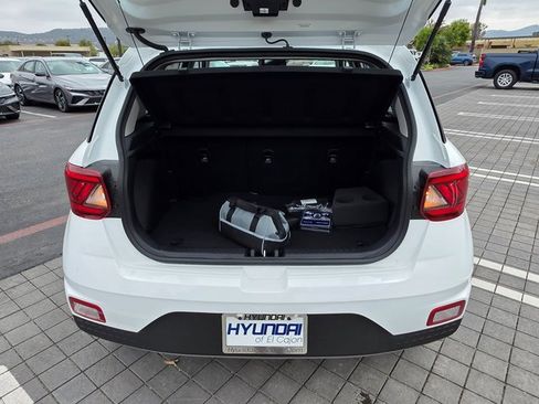 New 2025 Hyundai Venue SEL image 13