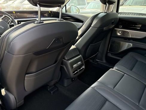 New 2026 Lincoln Nautilus Reserve AWD/4WD image 17