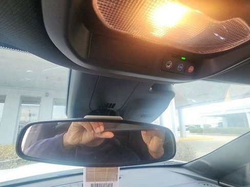 Used 2025 Chevrolet Trax RS w/ Driver Confidence Package image 27