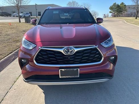 Used 2021 Toyota Highlander Platinum image 8