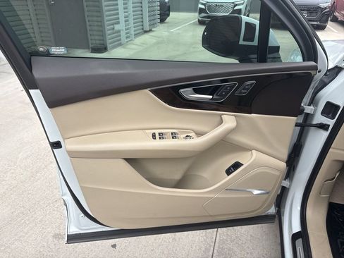 Used 2018 Audi Q7 3.0T Prestige w/ Prestige Package image 10