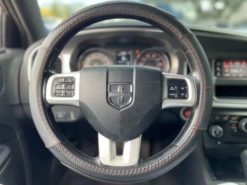 Used 2013 Dodge Charger SE image 16
