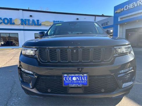 Used 2023 Jeep Grand Cherokee Limited w/ Luxury Tech Group II image 16