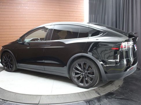 Used 2022 Tesla Model X image 25
