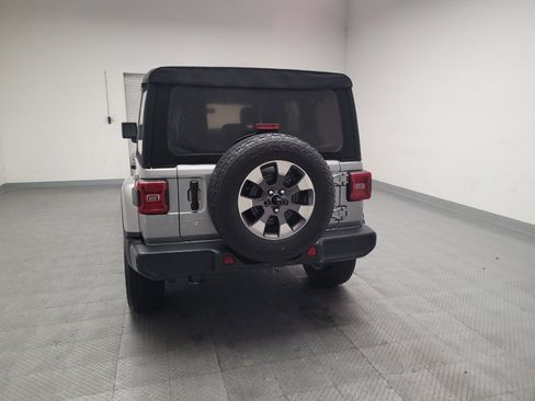 Used 2018 Jeep Wrangler Unlimited Sahara w/ Dual Top Group AWD/4WD image 6