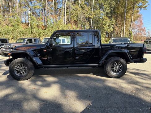 Used 2024 Jeep Gladiator Mojave image 8