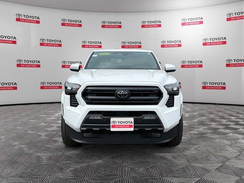 Used 2025 Toyota Tacoma SR5 AWD/4WD image 8