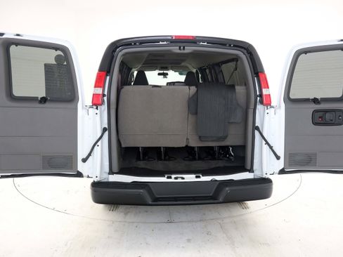 Used 2025 Chevrolet Express 3500 LS image 11