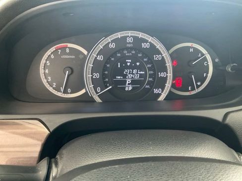 Used 2017 Honda Accord EX-L image 9