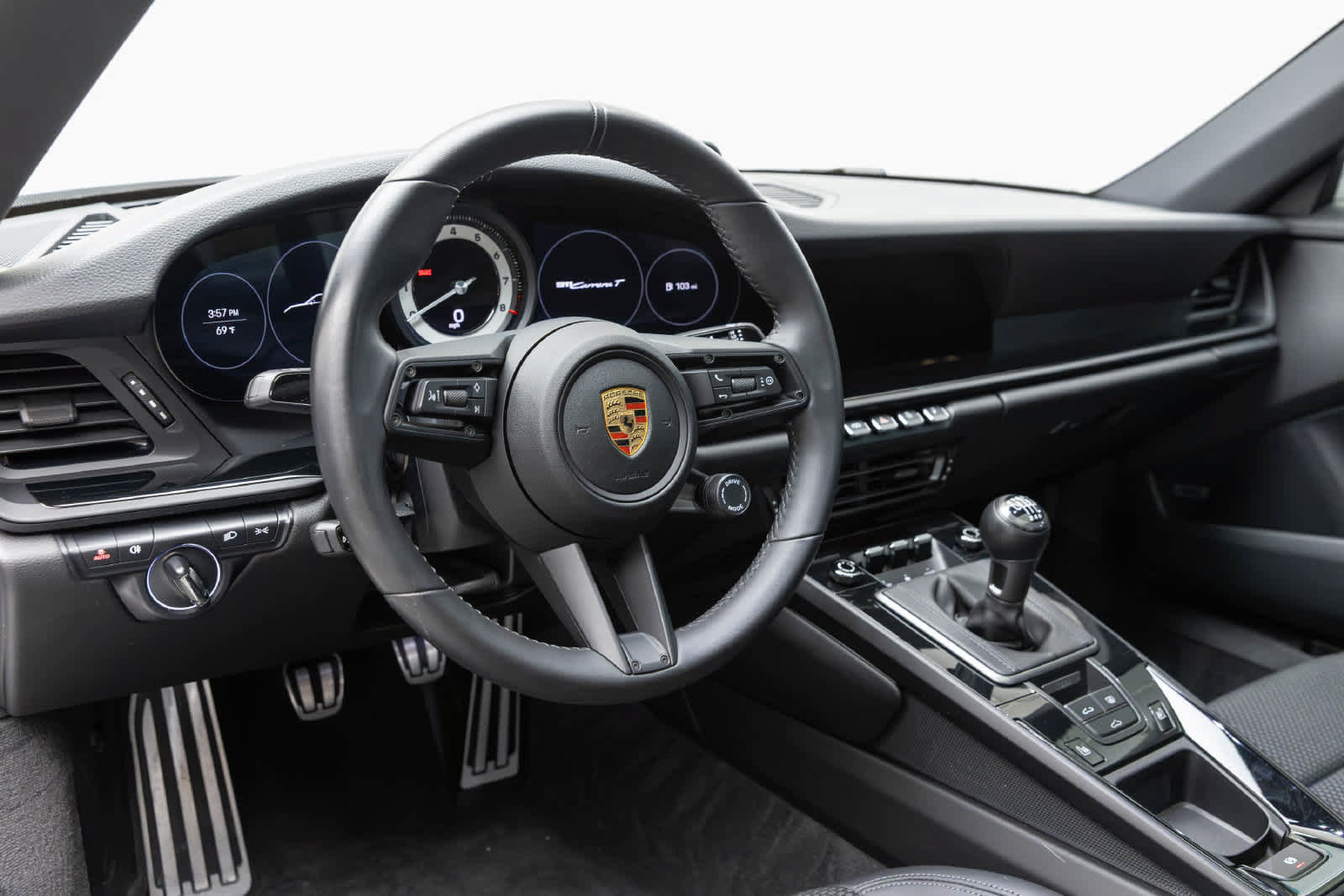 Used 2024 Porsche 911 Carrera T RWD image 2